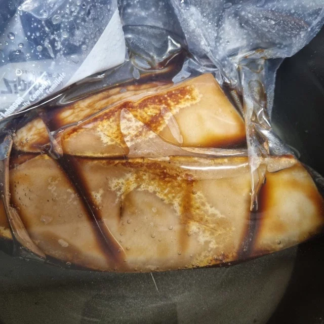 간장과 설탕, 청주를 넣고 수비드