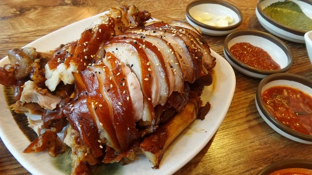 한국의 족발과 세계의 돼지족 요리 1