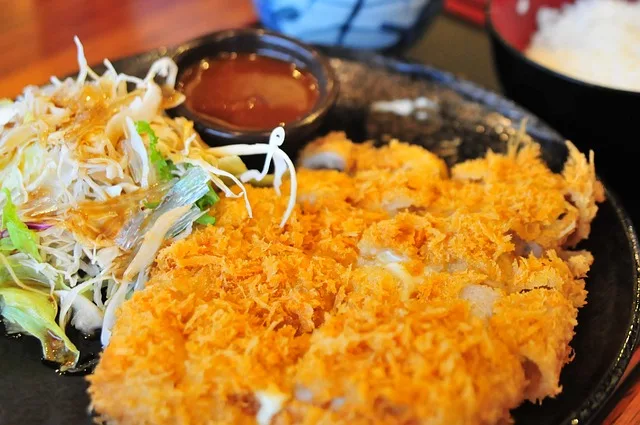 퍽퍽살의 환골탈태 돈까스가 맛있는 이유 2